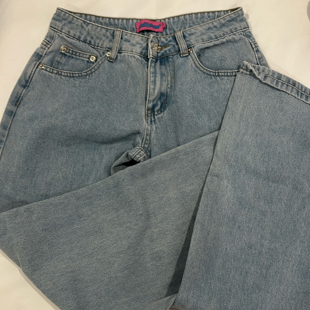 edikted petite jeans!! super cute blue wash fit very well.